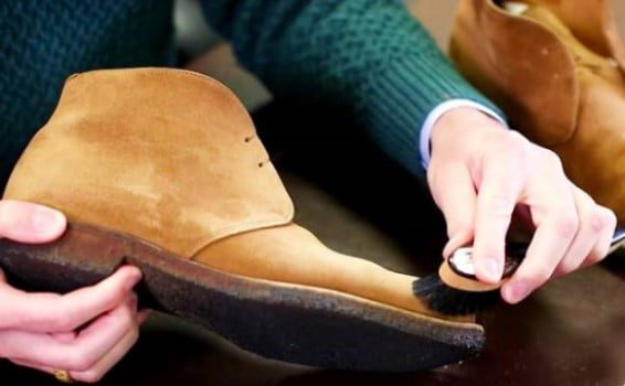 روش های برای پاک کردن شوره از کفش