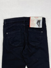 پشت شلوار جین زنانه مشکی برند اسمارا