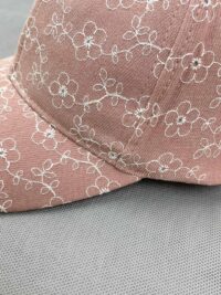 طرح کلاه کپ زنانه برند آی ام طرح گلدوزی