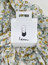 برند شال زنانه سفید گل دار برند I am  مدل رینگی